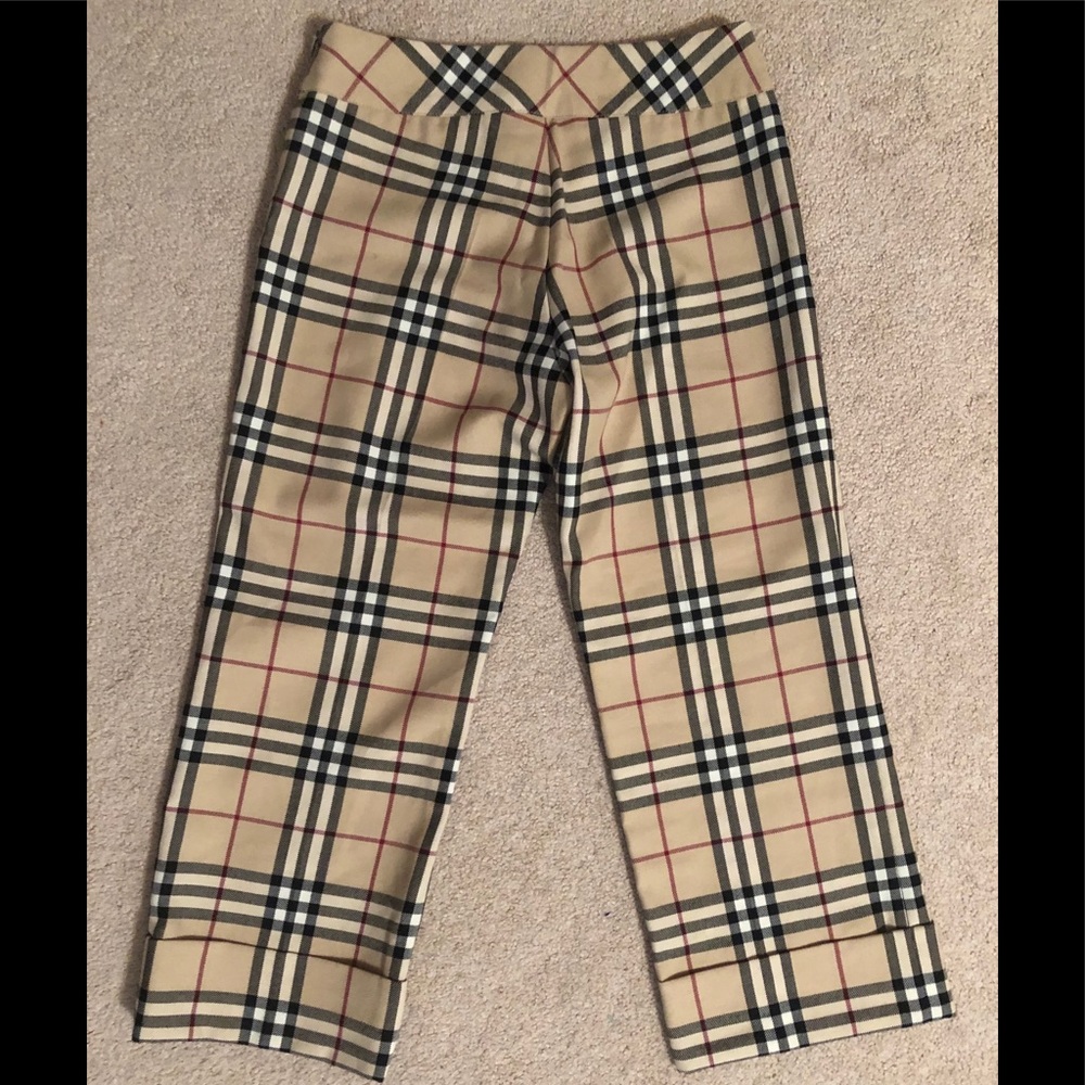 Girl’s Burberry capris
